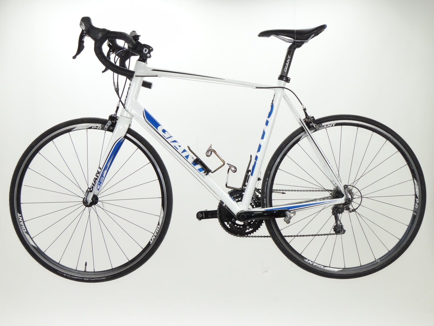 Giant Defy