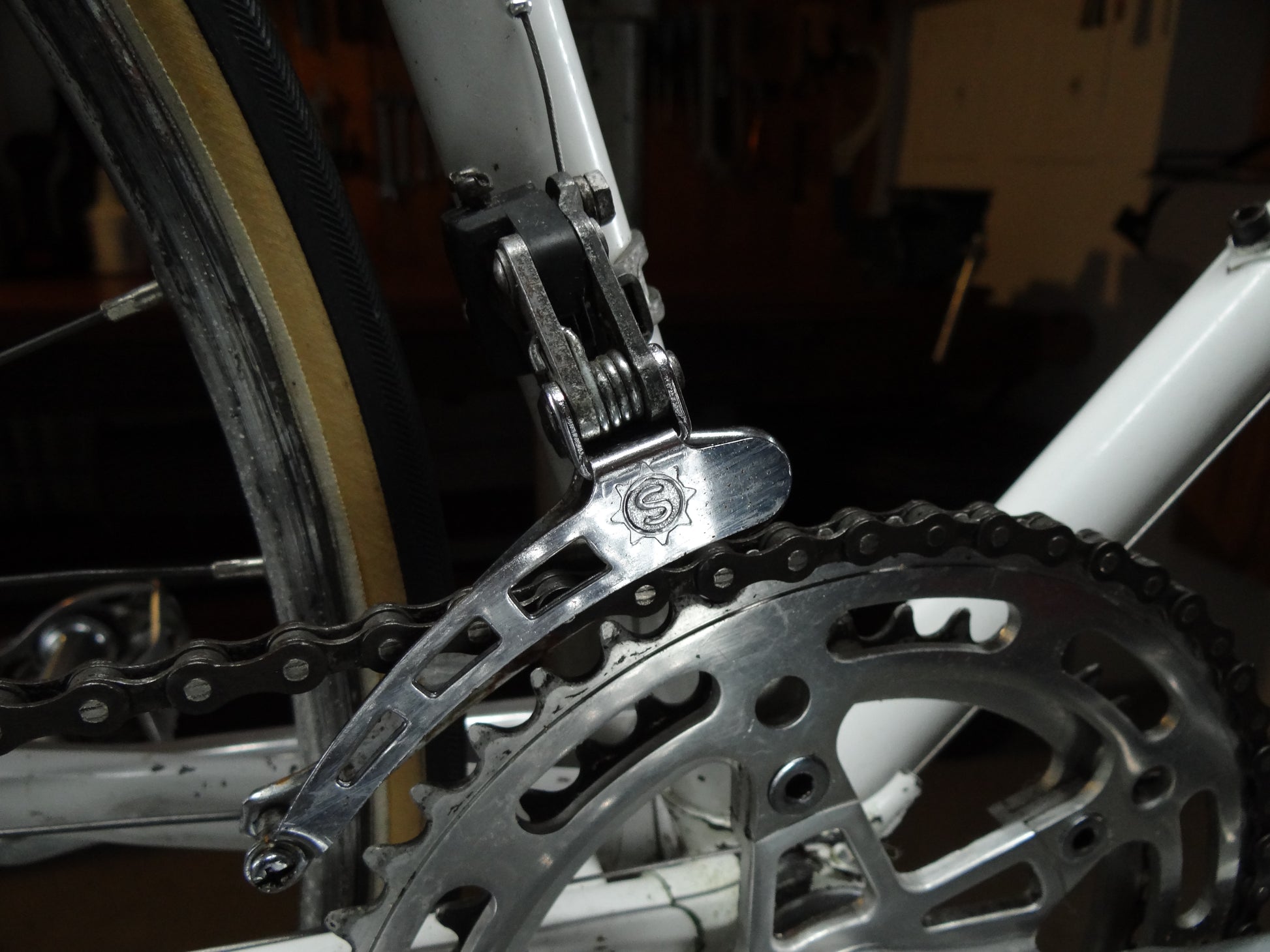 BLOCAGE RAPIDE POUR ROUES ROUTE AVANT ET ARRIERE - Decathlon BLOCAGE RAPIDE POUR ROUES ROUTE AVANT ET ARRIERE - Decathlon